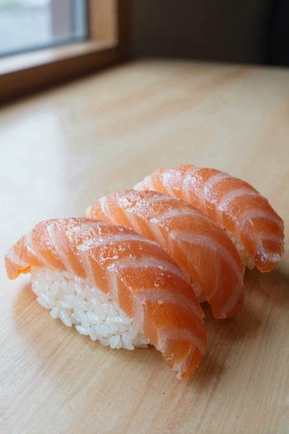 Lachs-Nigiri (hoch)