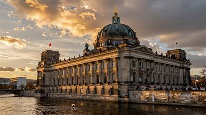 Bode-Museum im Sonnenuntergang