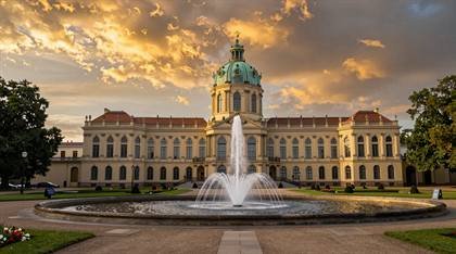 Schloss Charlottenburg im Sonnenuntergang