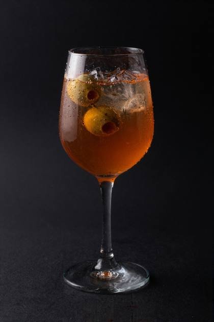 Aperitif mit Olive