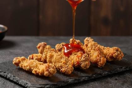 Knusperstreifen mit Sauce