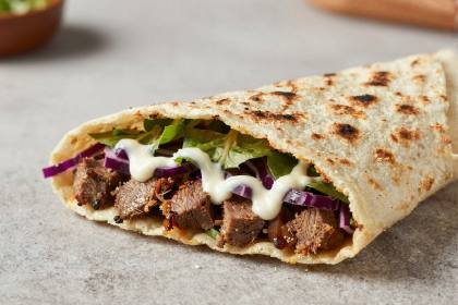 Döner im Fladenbrot, aufgeschnitten