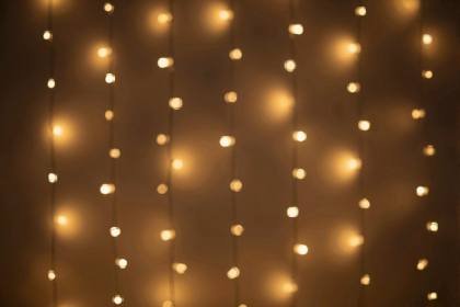Lichterkette mit warmen Birnen