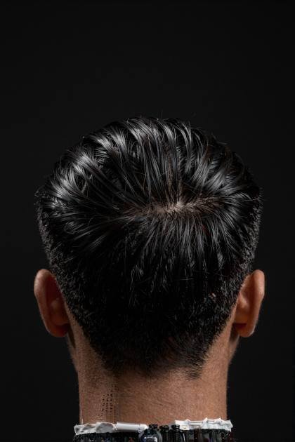 Zurückgekämmt mit Pomade