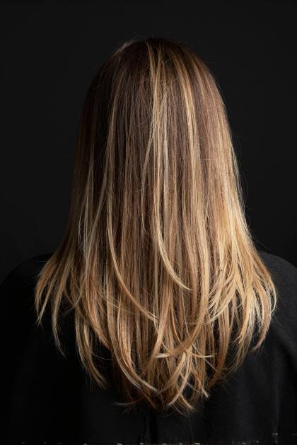 Blonde Strähnen im Gegenlicht
