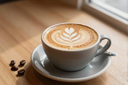 Latte Art im Becher