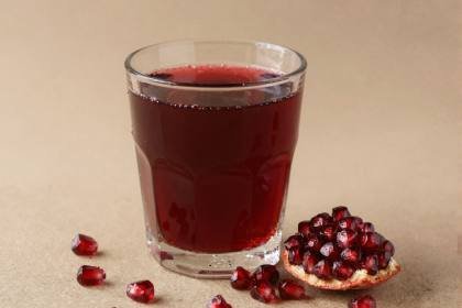 Granatapfelsaft im Glas