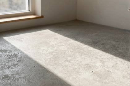 Sichtbeton mit Schalungsspuren