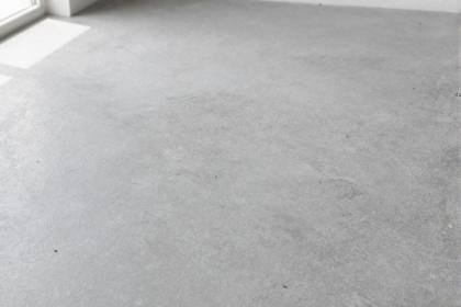 Grauer Beton (quer)