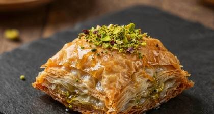 Baklava-Stueck mit Pistazie