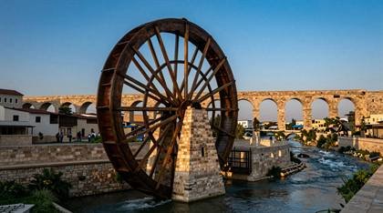 Wasserrad von Hama im Abendlicht