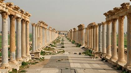 Säulenstraße von Palmyra am Mittag