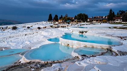Kalkterrassen von Pamukkale am Tag
