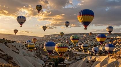 Heißluftballons im Morgenlicht