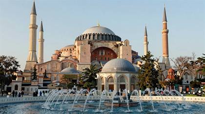 Hagia Sophia mit Springbrunnen