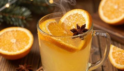 Dampfender Orangenpunsch